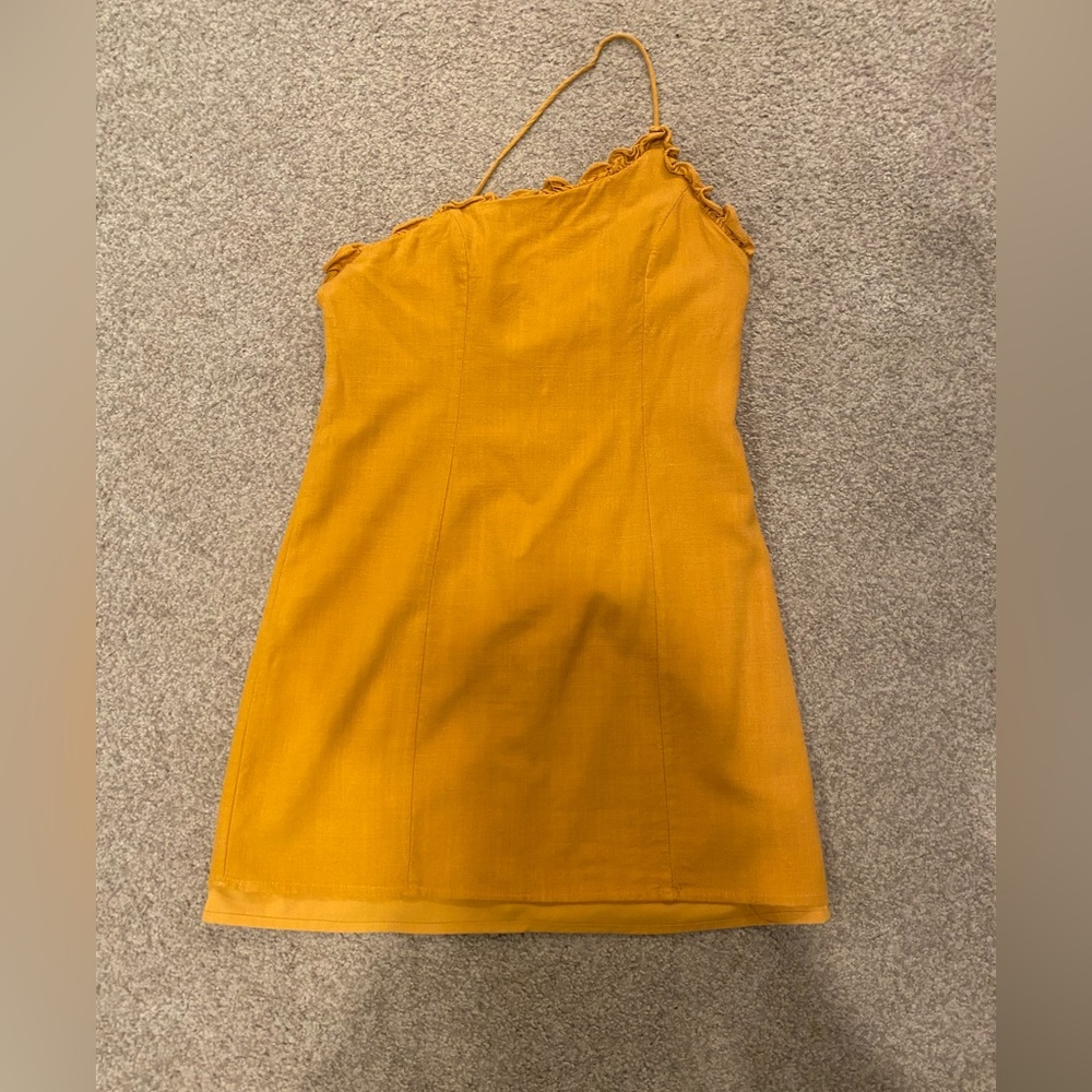 Selfie Leslie off the shoulder dress, mustard, size S.